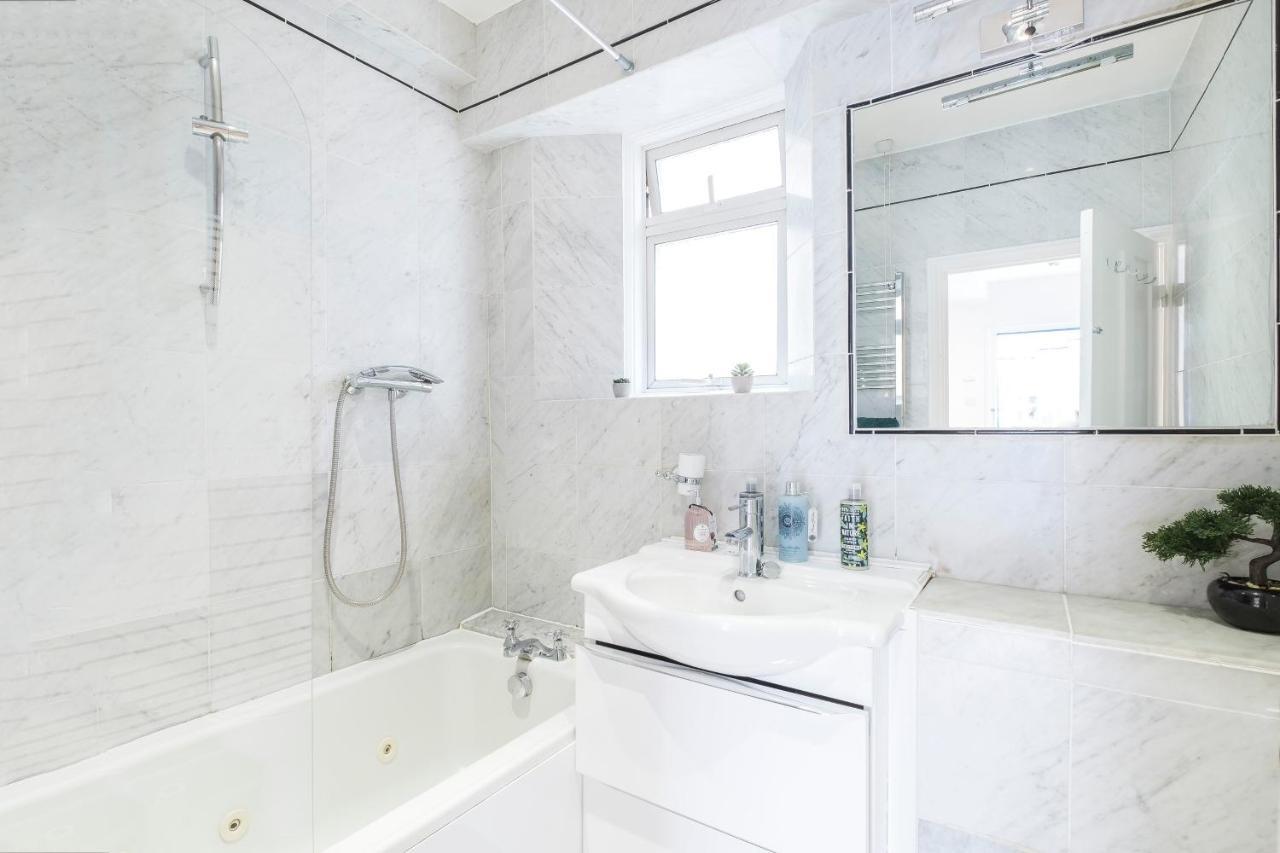 Marylebone Mews - Beautiful 2 Bedroom Flat 伦敦 外观 照片