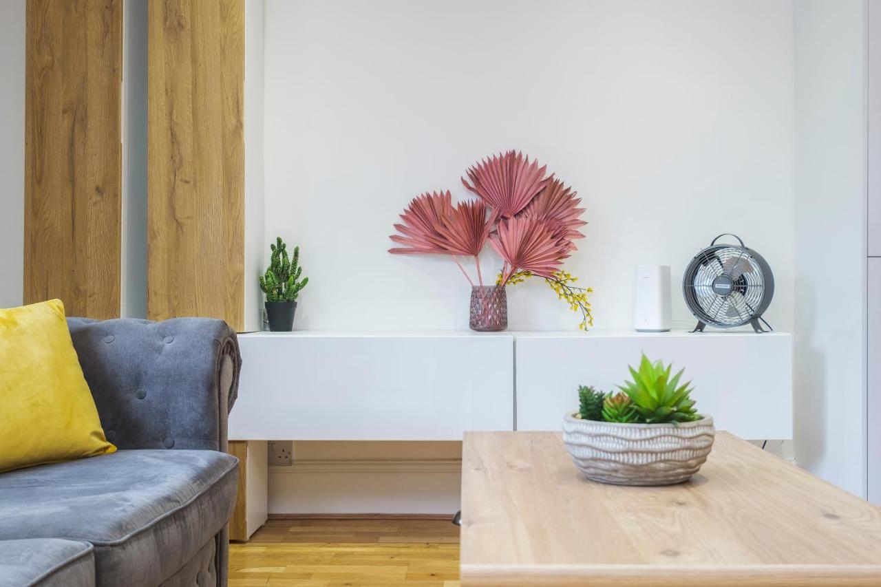 Marylebone Mews - Beautiful 2 Bedroom Flat 伦敦 外观 照片